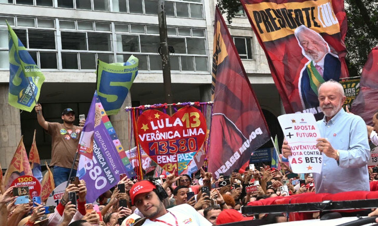 Brezilya'da halk, sandık başına gitti